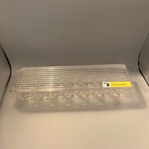 Gently used, Long Rectangular egg Keeper  for the refrigerator.  Stores 14 eggs!